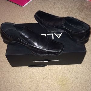 Mens Aldo dress shoes.