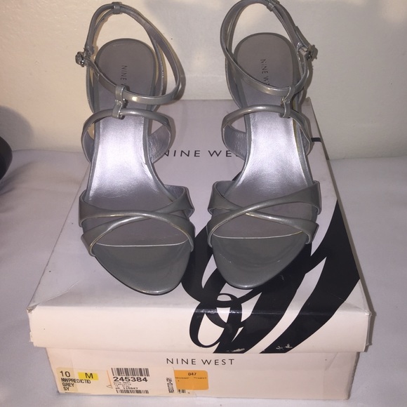 Nine West silver strappy heels size 10 - Picture 1 of 4