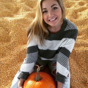 Meet your Posher, Casey