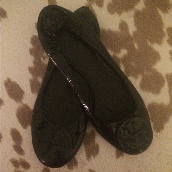 Black patent Tory Burch flats.