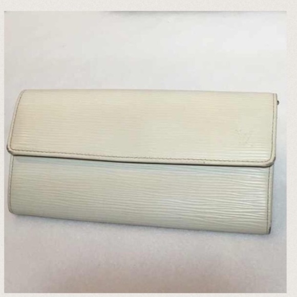 Louis Vuitton Handbags - 💝 Authentic Louis Vuitton!