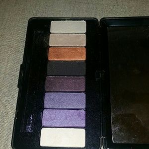 Kat von D pallette in true romance