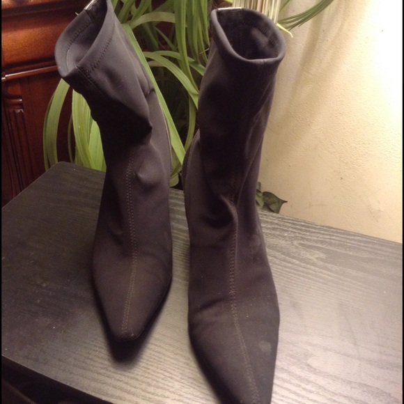 Gucci  boots size 8 1/2 MOVING SALE FIRM $$