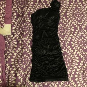 Cute form fitting black dress!