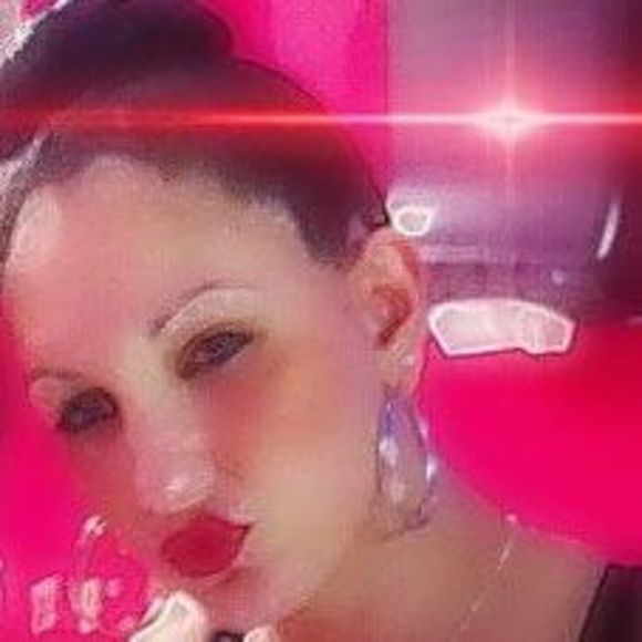 Meet your Posher, Cynthia