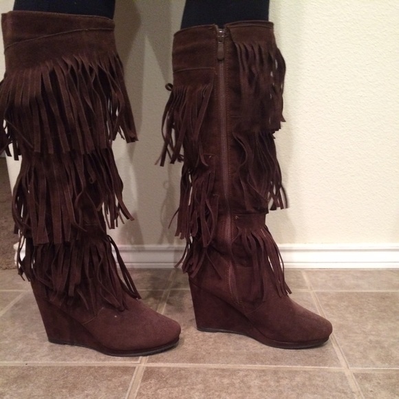 Fringe wedge boots