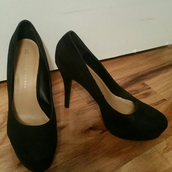 Black heels never worn