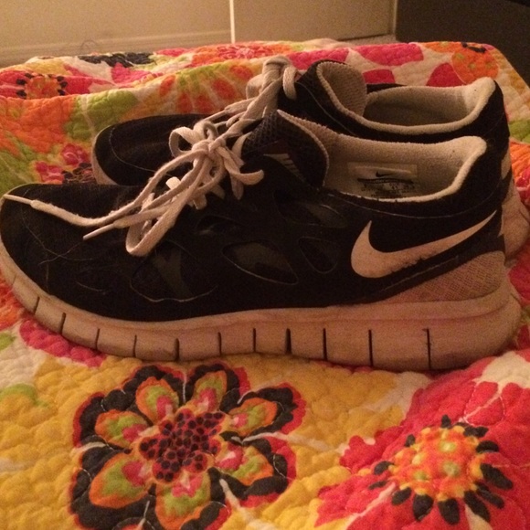 Black Nike Free Run 2