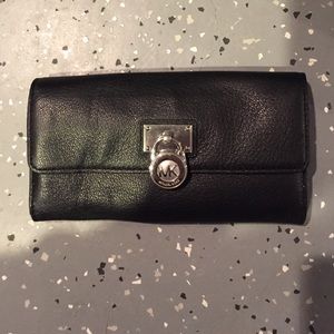 Michael Kors Hamilton Wallet
