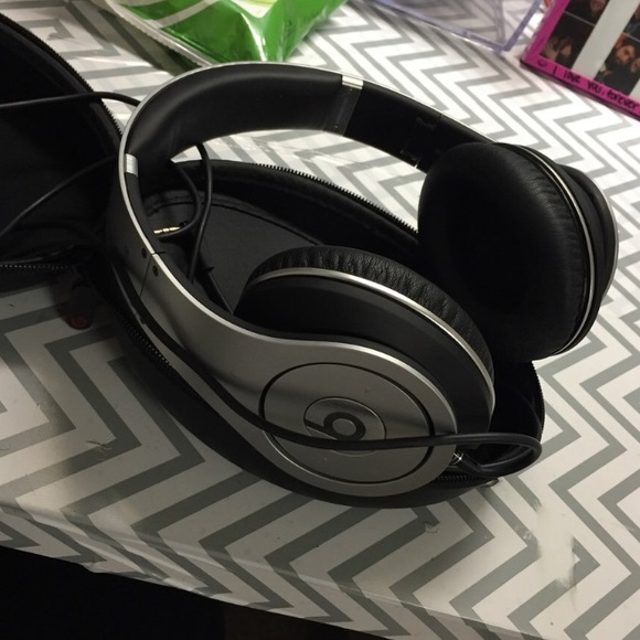 Dr Dre Studio beats + AUX cord