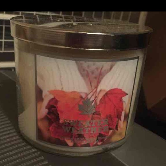 3 wick candle