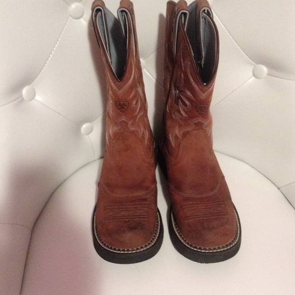 Ariat Shoes - Ariat boots size 8B