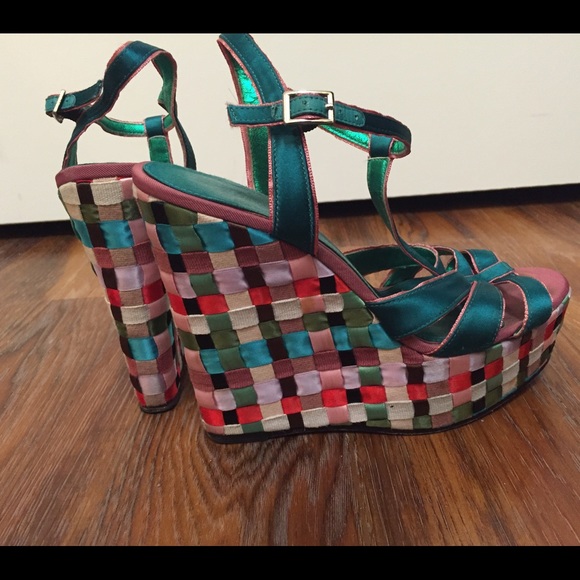 Funky Ribbon Wedges - Picture 2 of 4
