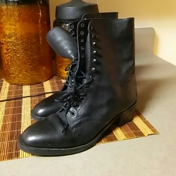 Boston Accent black boots