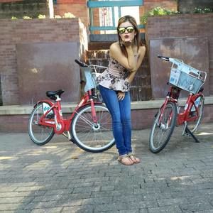 Meet your Posher, Ana