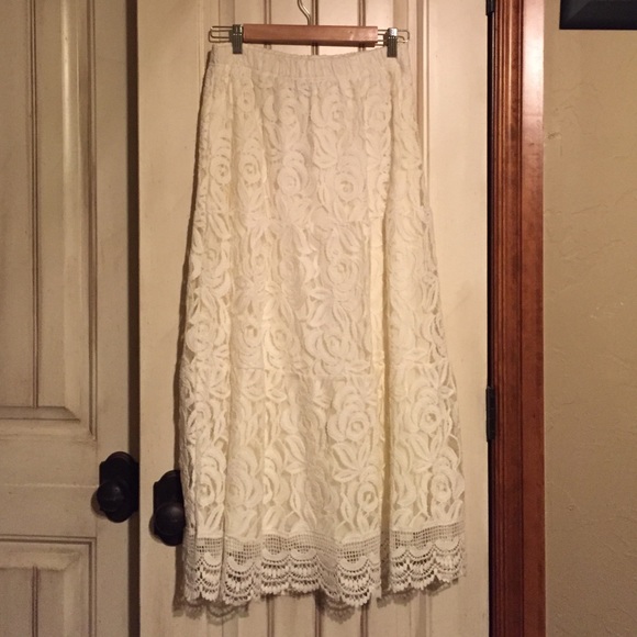 NWT Lauren Michelle Maxi Lace Skirt