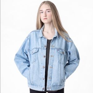 VINTAGE LEVI'S LIGHT WASH DENIM JACKET