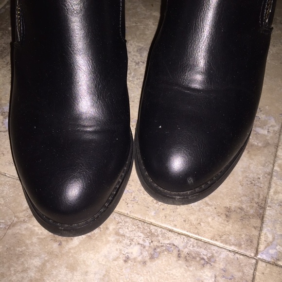 Black booties - Picture 2 of 4