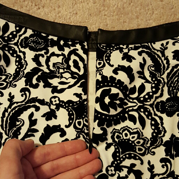 SOLD IN BUNDLE - Picture 3 of 4