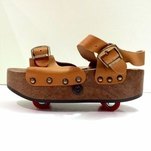 Roller skate vintage sandals with wheels
