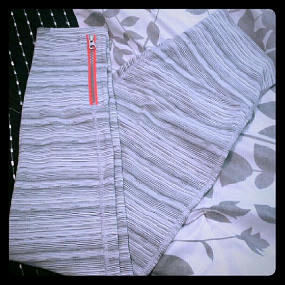 Rare Lulu Cyber Stripe High Times w/ Coral Zippers