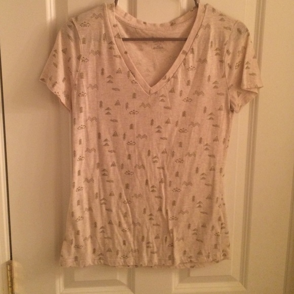 Printed v-neck tshirt