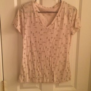 Printed v-neck tshirt
