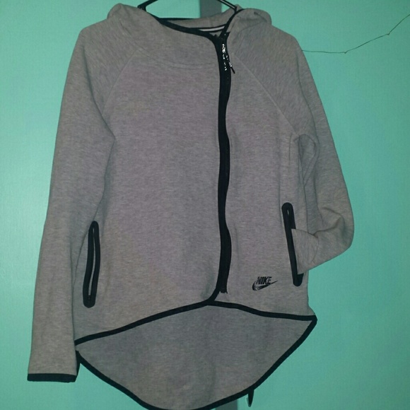 Nike Tech Fleece Cape