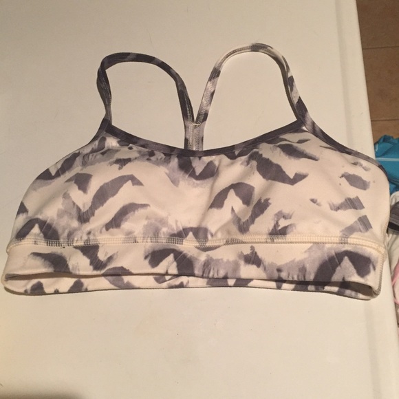 NWOT Lululemon Flow Y Sports Bra