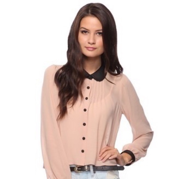 Forever 21 Tops - Forever 21 blush blouse Peter Pan collar