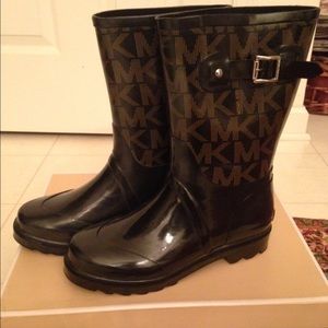 New michael kors rain boots size 8