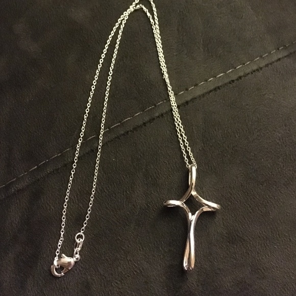 Cross pendant with lobster clasp chain