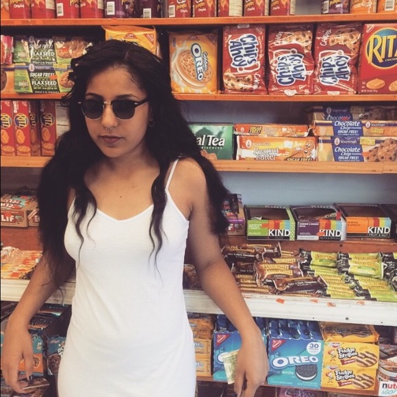 Meet your Posher, Khemali - Picture 2 of 4