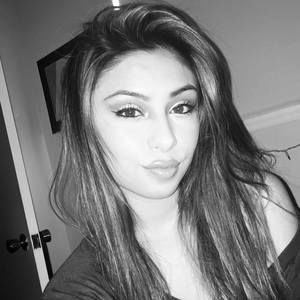 Meet your Posher, Naomi