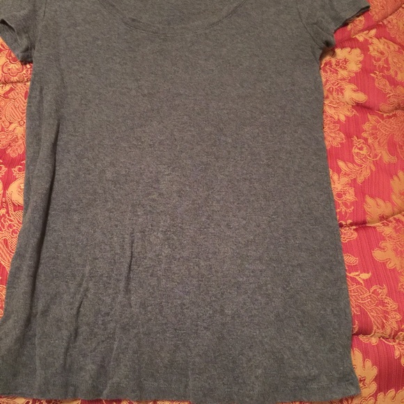 Gap t shirt