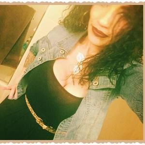 Meet your Posher, Claudia