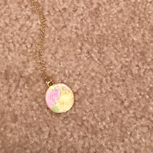 Lily necklace