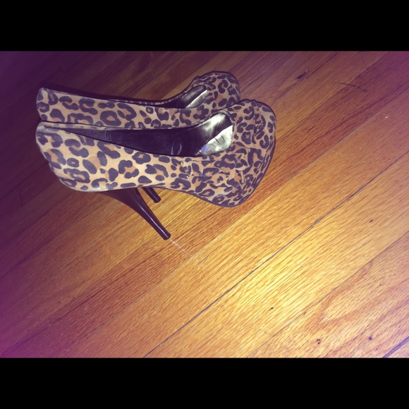 Cheetah heels 50% off - Picture 2 of 3
