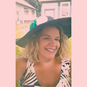 Meet your Posher, Adele