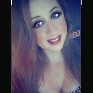 Meet your Posher, Eva