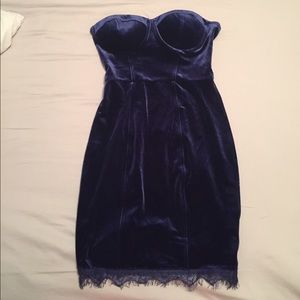 Strapless velvet dress with lace trim