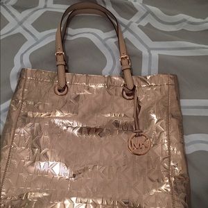 Gently used authentic Rose Gold Michael Kors tote!