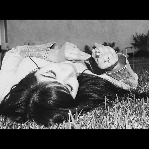 🎀🍭Meet your posher!🍭🎀 - Picture 2 of 3