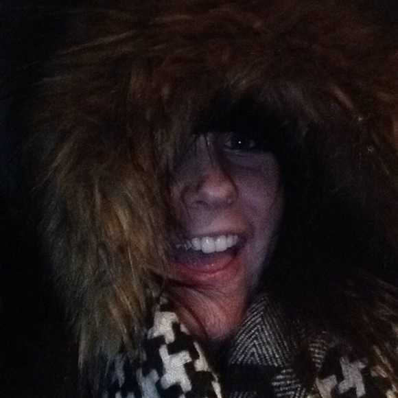 Meet your Posher, Kerry. - Picture 3 of 4