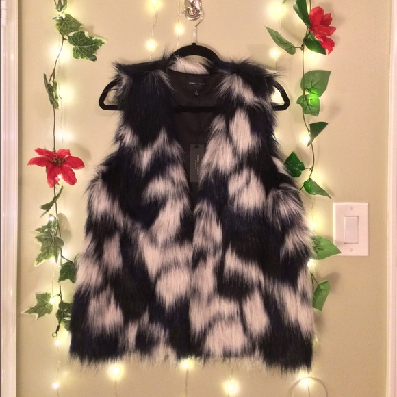 Faux Fur Vest - Picture 1 of 4