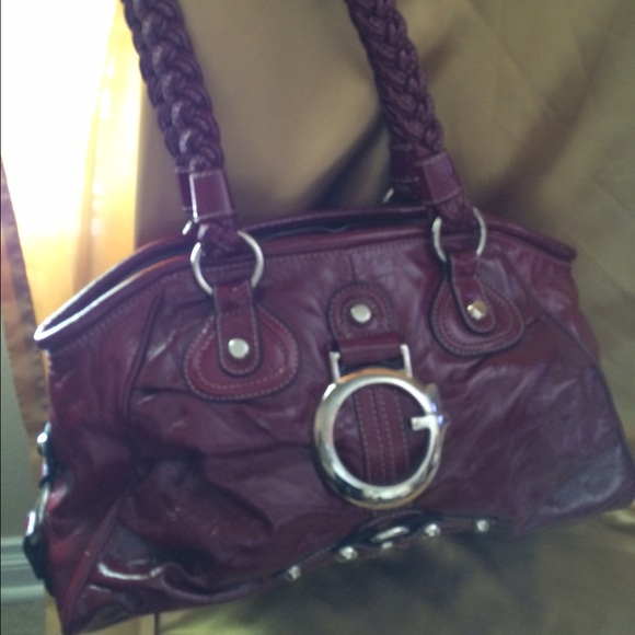 Guess - Picture 2 of 4