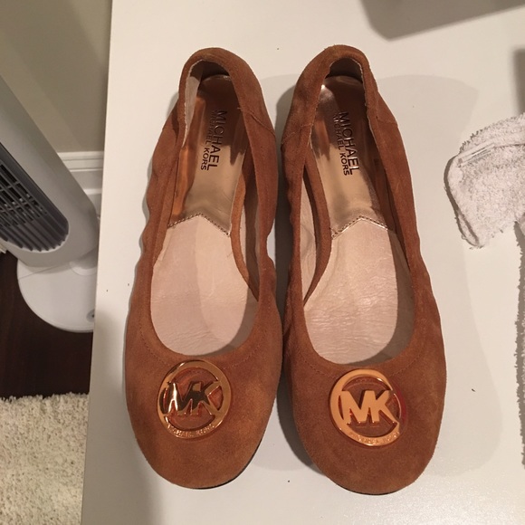 🌻 MK Suede Flats 🌻