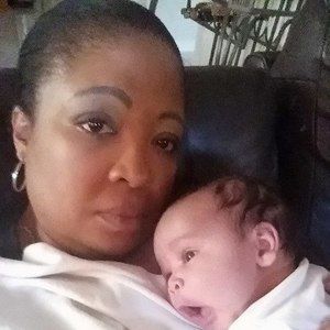 Meet your Posher, Dionne