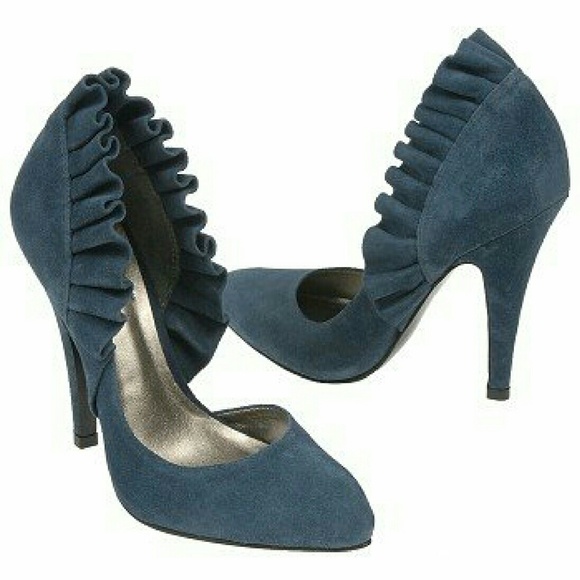 Carlos Santana Blue Suede Pumps