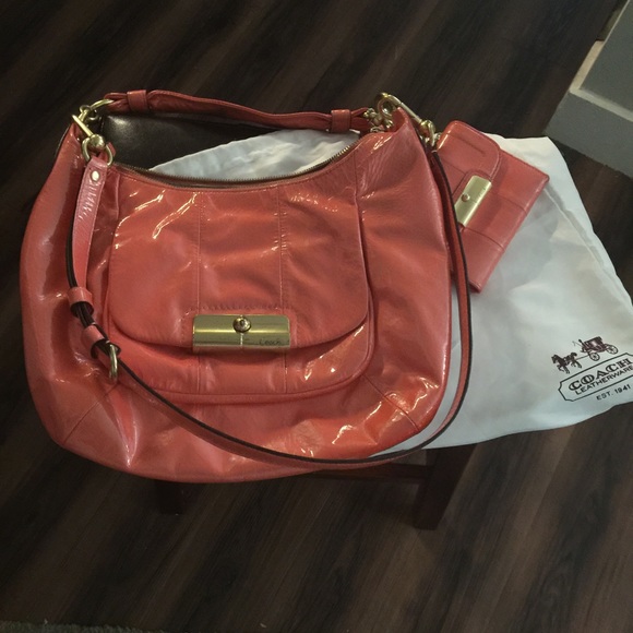 Coach bag w matching wallet - Picture 1 of 1